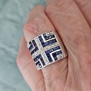 Beautiful W/G Sapphire  & Diamond Ring